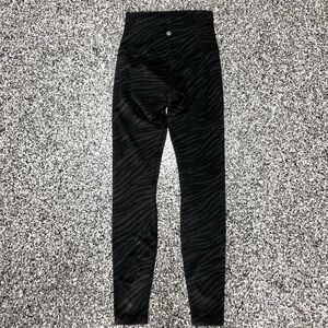Lululemon ✦ Black & Gray Tiger Align Pants (size 4)